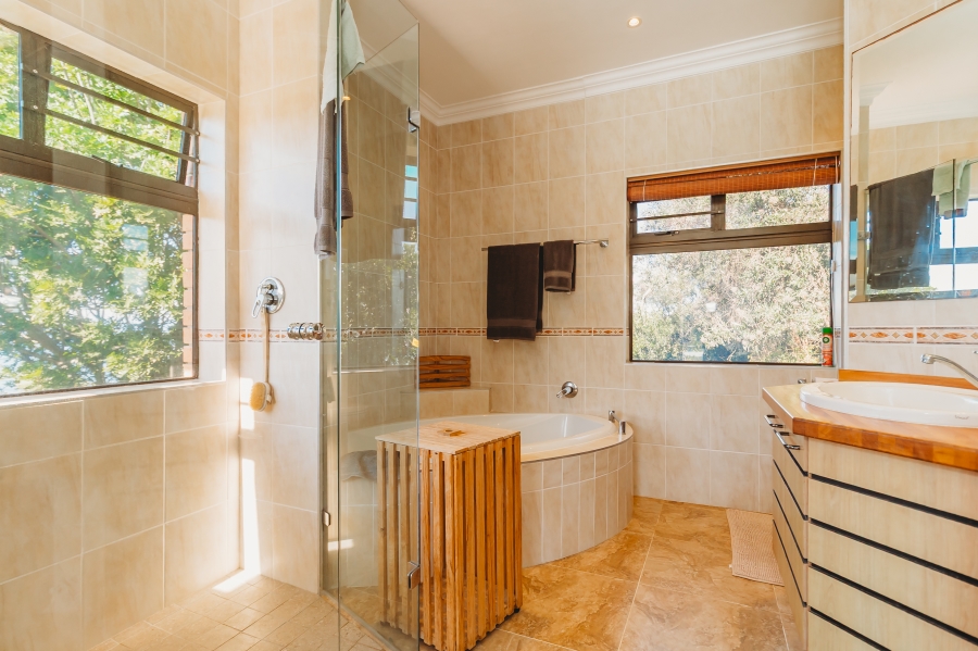 3 Bedroom Property for Sale in Wilderness Heights Western Cape